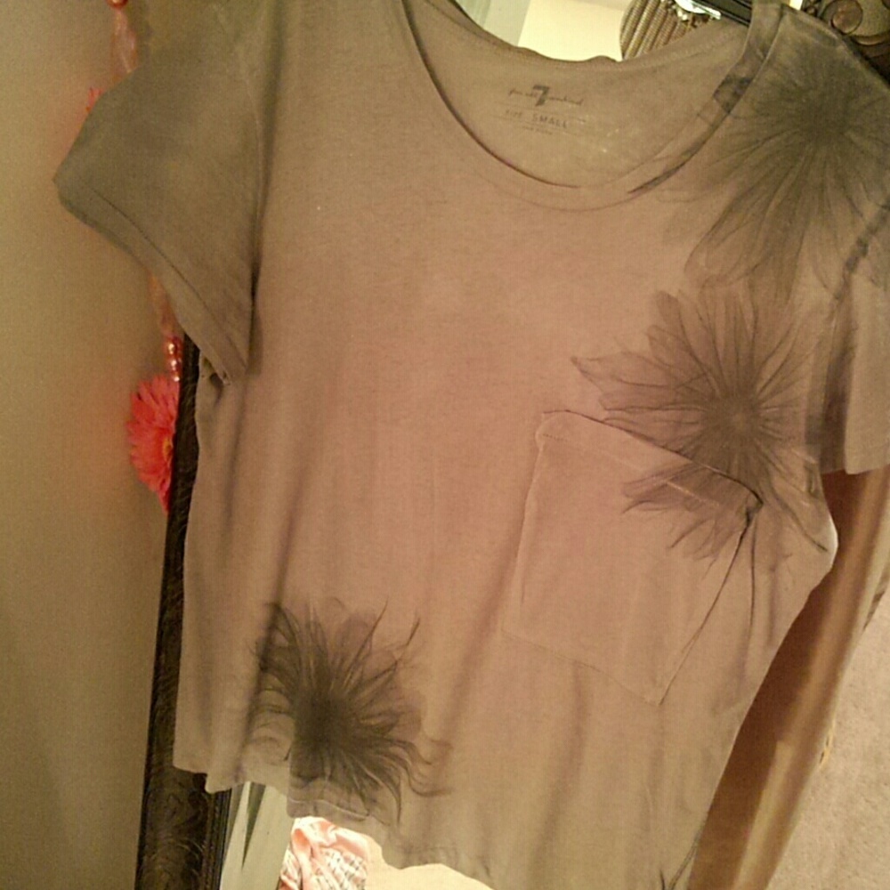 7FAM gray tee shirt